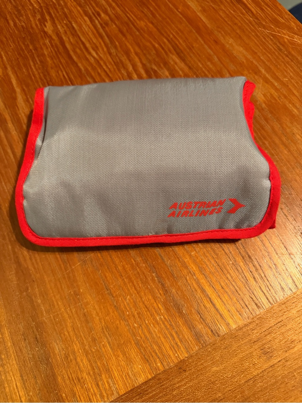 NEW Travel Pouch From Austrian Airline Vintage Compact Unisex